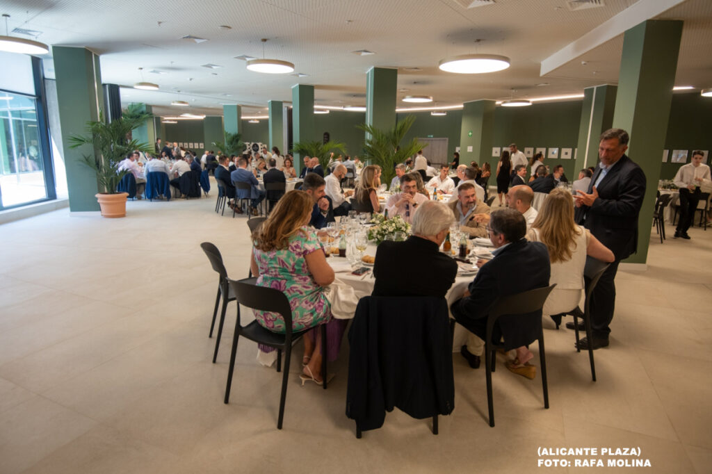 IMAGEN COMIDA PREMIOS REM (Alicanteplaza)